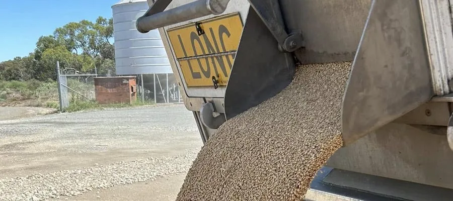 Tipping feed Tipping feed